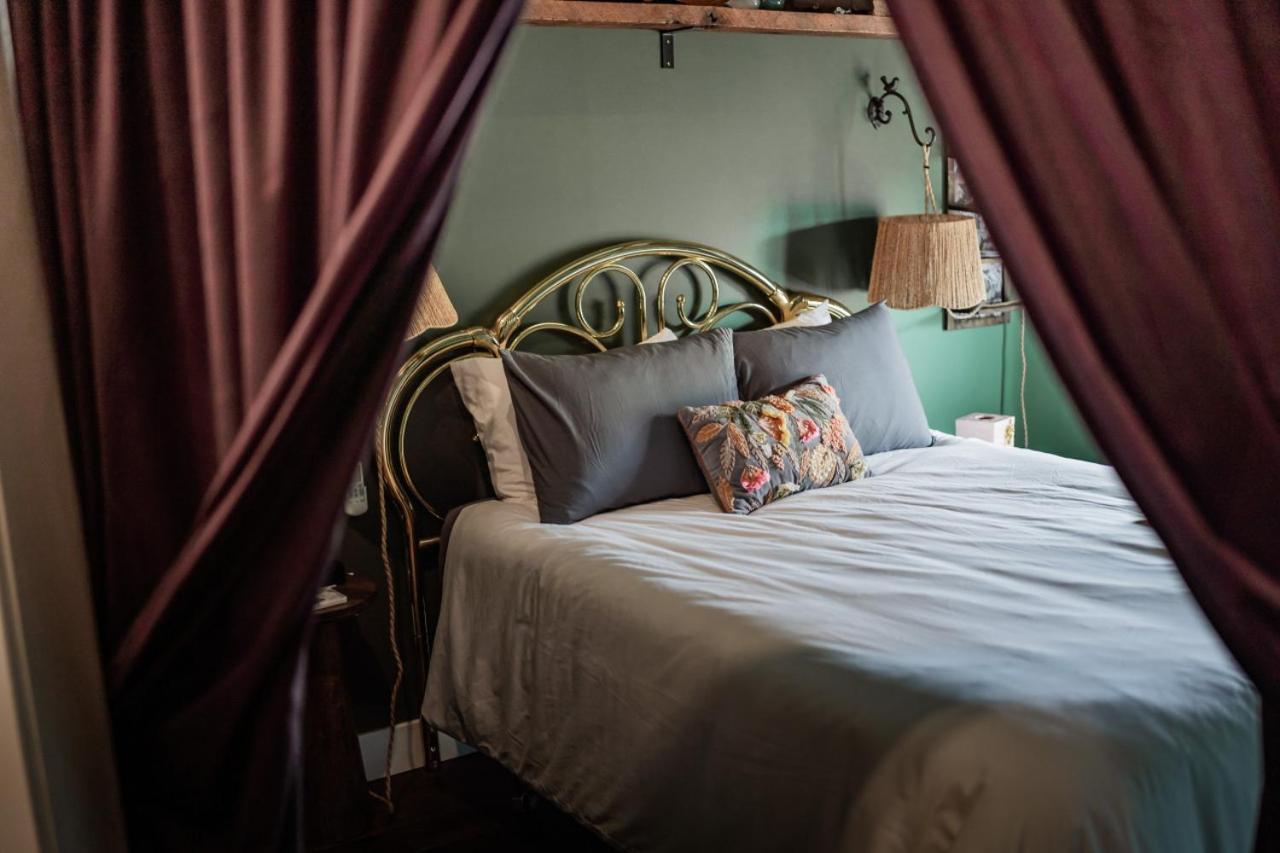 The Atrium - A Boutique Hotel - Suite 17 Perryville Bagian luar foto